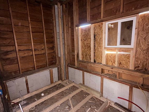 4th image of 359 Dewitt St