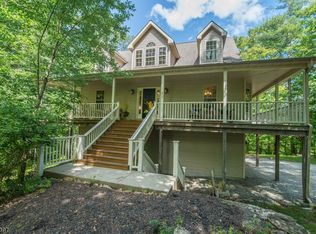 207 Snake Den Rd, Wanaque, NJ 07465