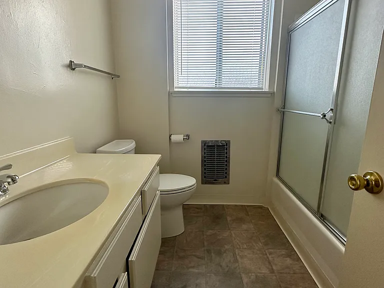 Anita Oaks — Photo 16