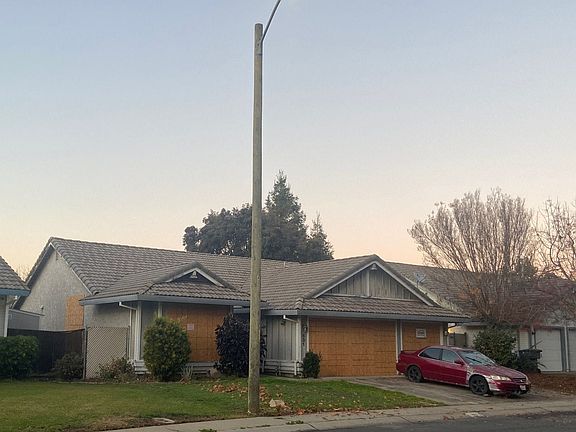 3rd image of 631 Scirocco Dr