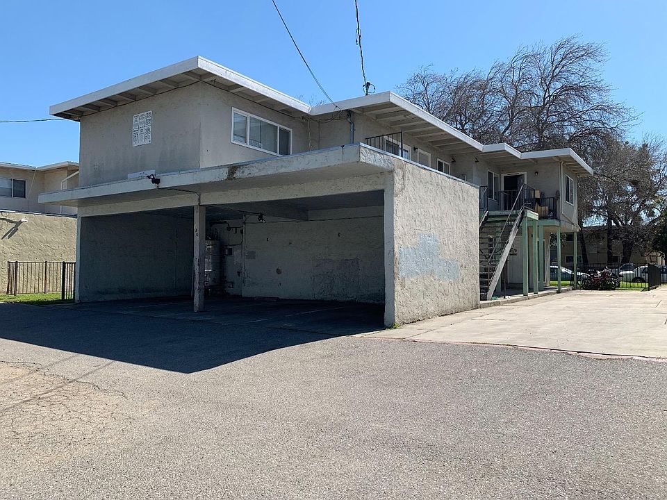 2nd image of 1401 Dubert Ln