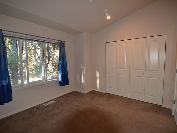 2nd image of 9511 182nd Pl NE Unit 104