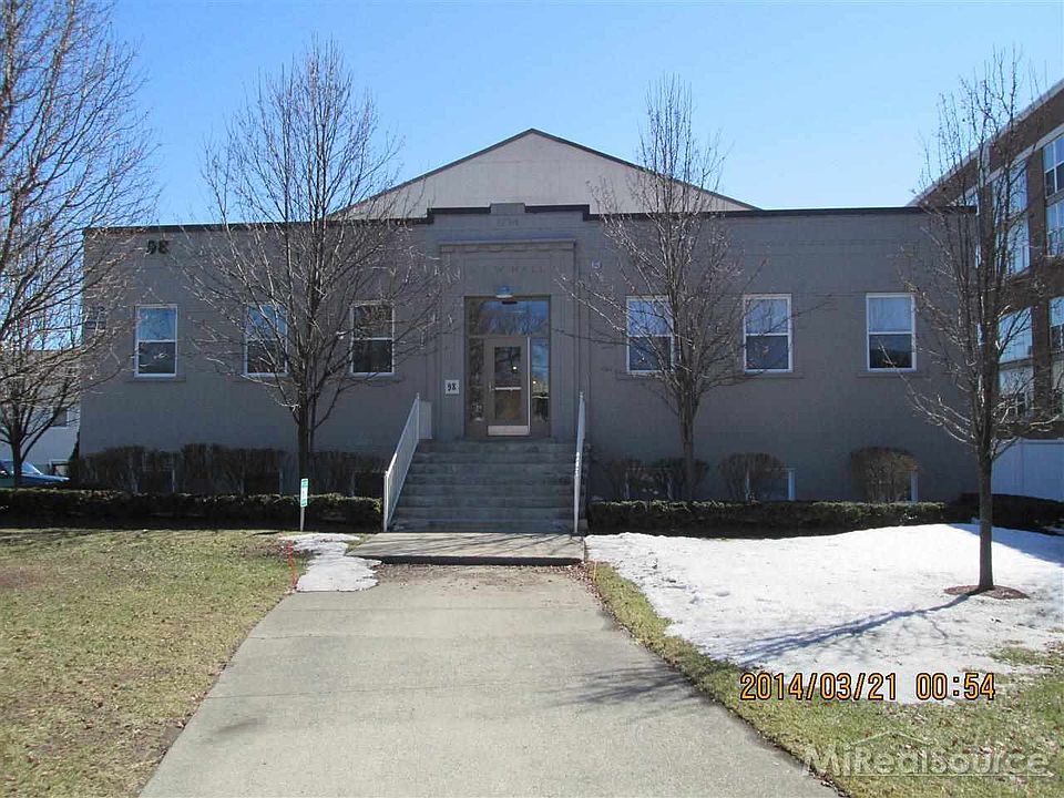 1st image of 98 Gratiot Ct #9