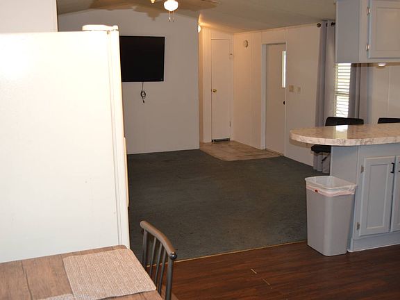 2nd image of 349 Zeeland St #349