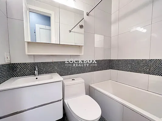 Rented by Lockbox Realty | media 20