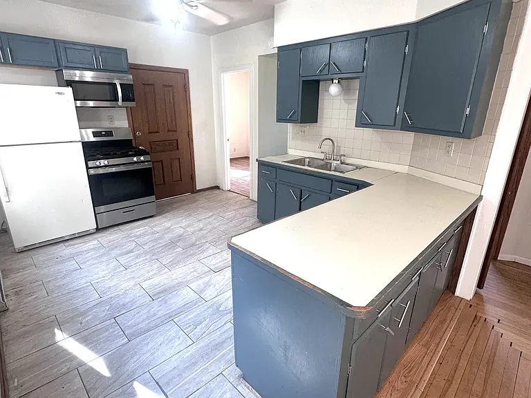 1717 N Astor St #1717 — Photo 4