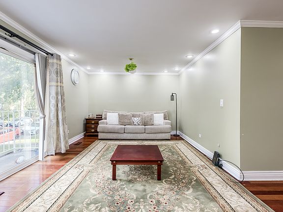 3rd image of 6126 N Francisco Ave #1