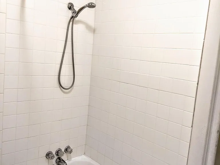 136 E Lawrence St — Photo 10