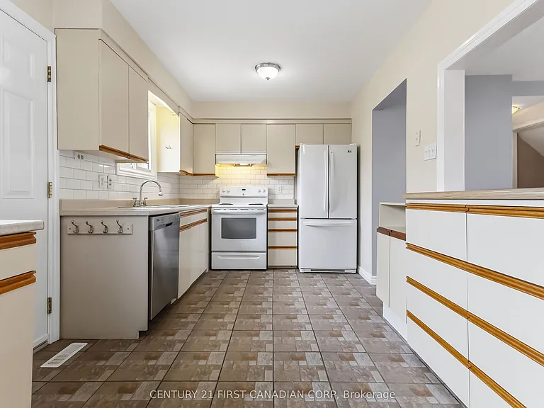 51 Sholto Dr #54 — Photo 18