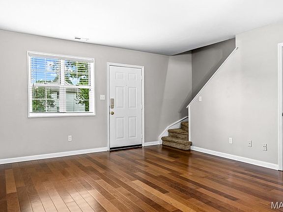 4th image of 9137 N Swan Cir