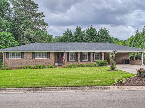 5478 Janice Ln, Stone Mountain, GA 30087