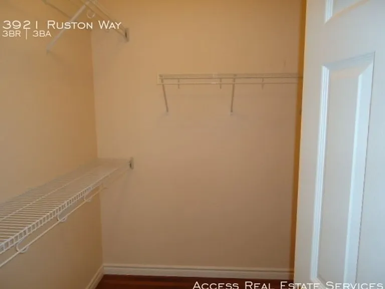 3921 Ruston Way — Photo 6