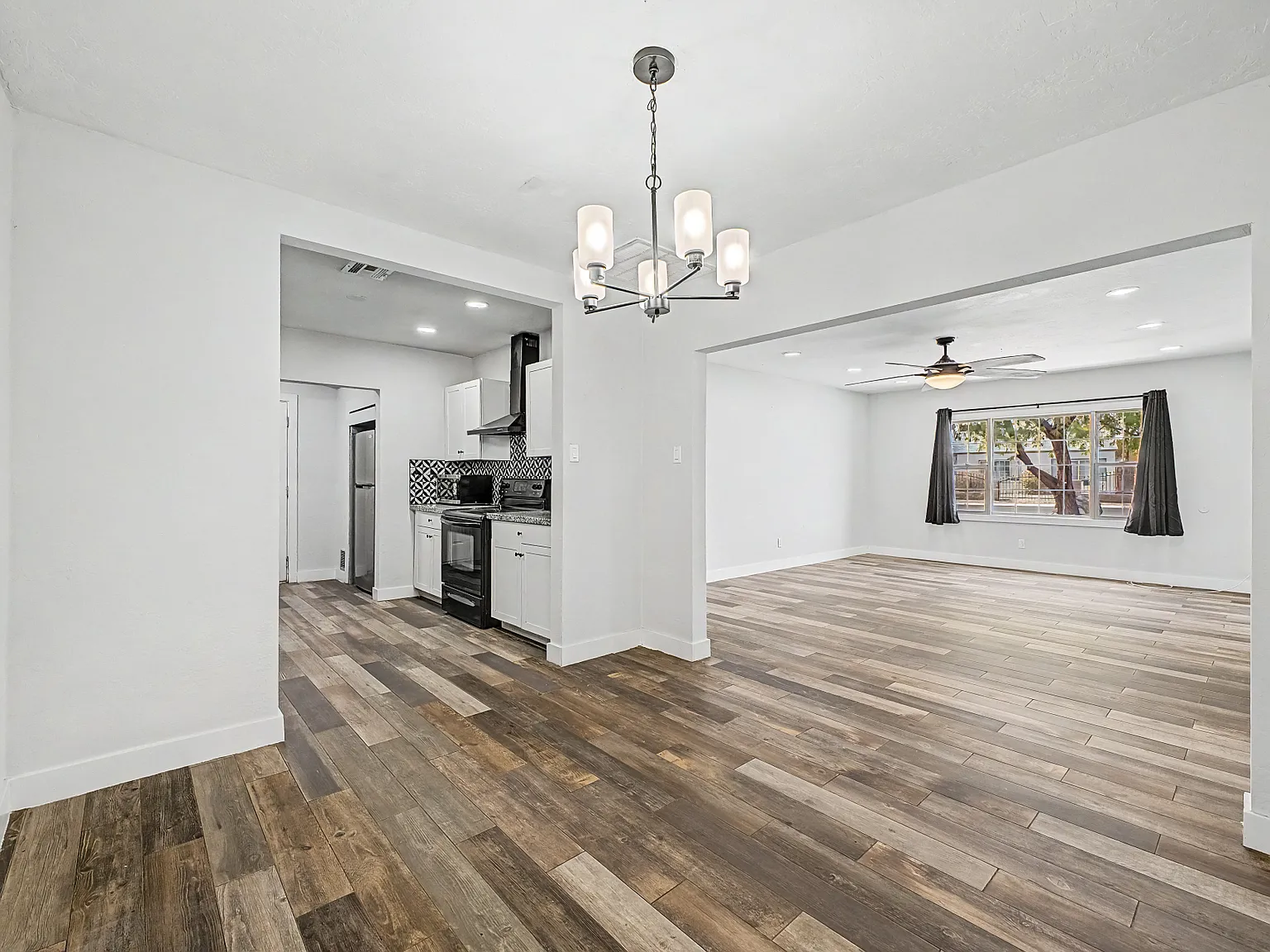 3 bed, 8900 sqft, $2,250 — Photo 4