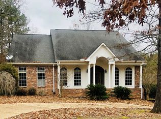 14 Lakeland Dr, Laurel, MS 39440