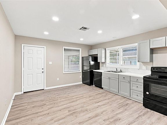 2nd image of 725 Lebleu Rd