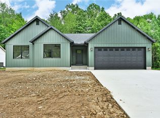 2320 Wilshire Dr, Cortland, OH 44410