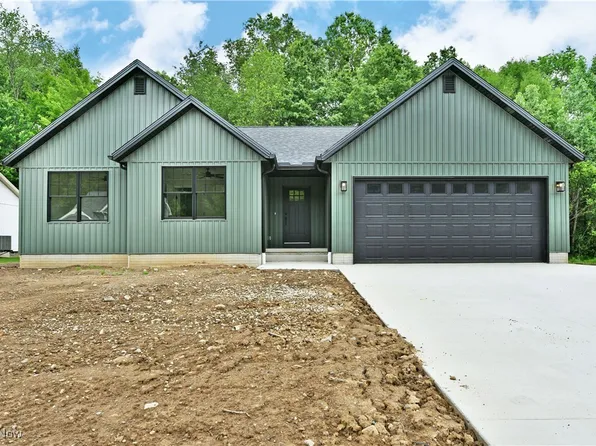 2320 Wilshire Dr, Cortland, OH 44410