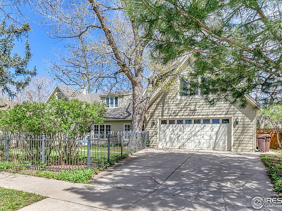 4th image of 1431 Balsam Ave