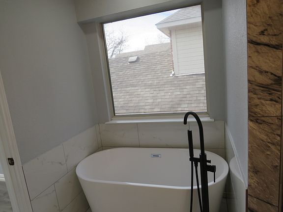 2nd image of 8721 Greenwood Trl