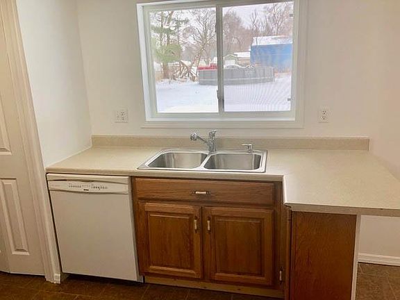 5th image of 26425 Lakeview Dr