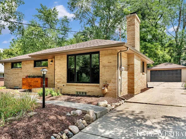 1518 Covell Ave NW, Grand Rapids, MI 49504