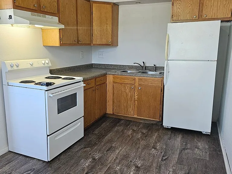 710 W 63rd St — Photo 12