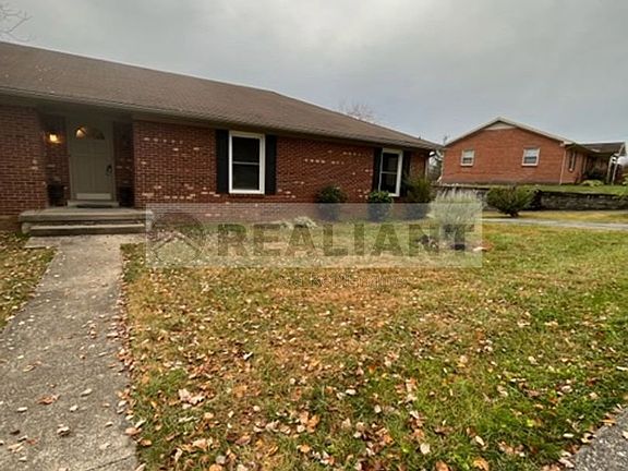 2nd image of 118 Robin Rd Unit A