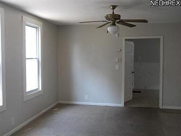 4th image of 3726 E 52nd St