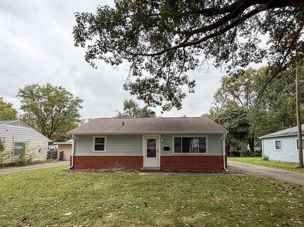 1104 E Delaware Ave, Urbana, IL 61801