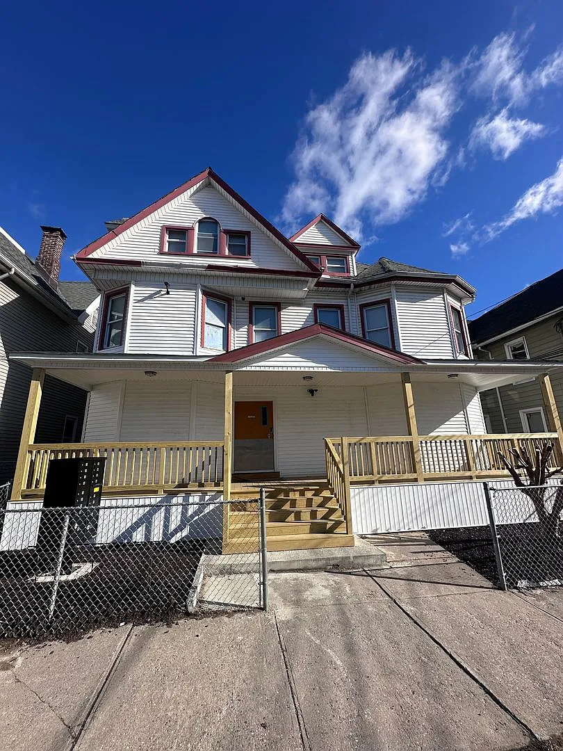 Catherine St. 116-118 — Photo 1