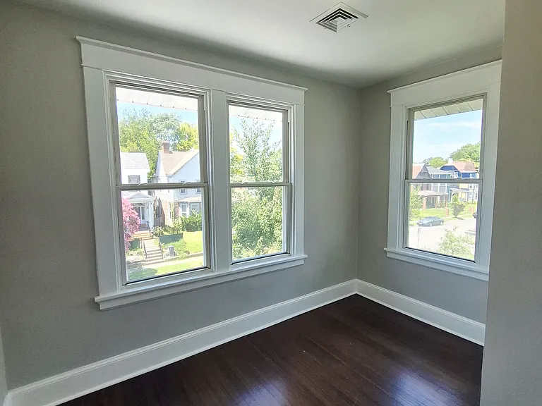 2113 Barton Ave — Photo 20