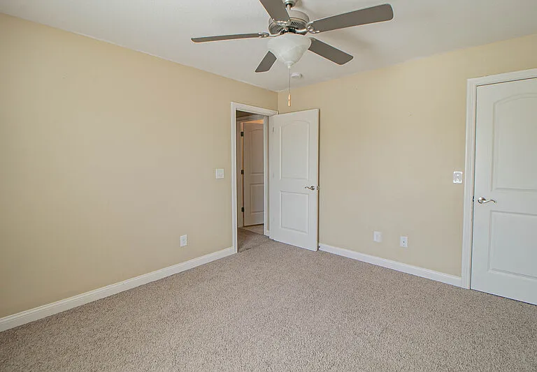 809 Carousel Ct — Photo 19