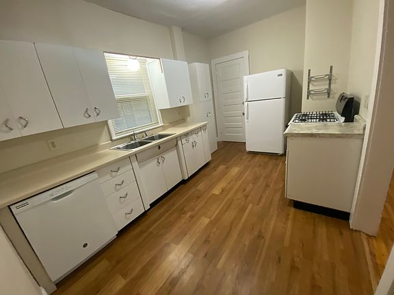 5th image of 359 Woodmere Ave SE