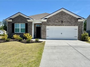 32 Oak Leaf Rd, Dallas, GA 30132