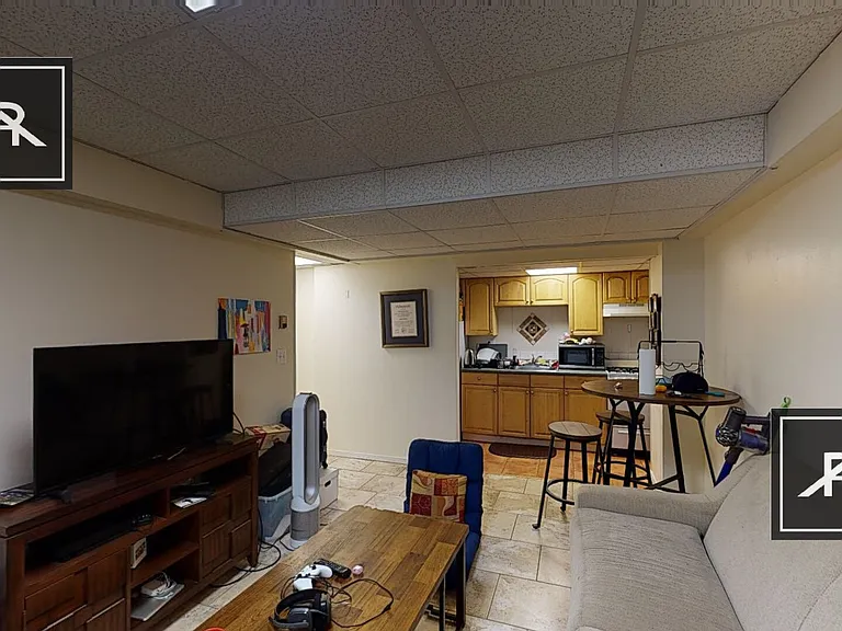 17 Glenville Ave #B6 — Photo 3