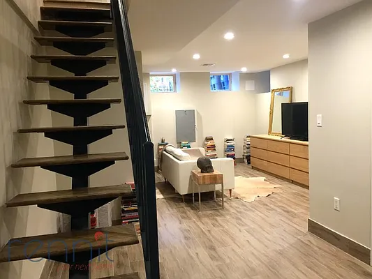 Rented by Rennit Inc. | media 22