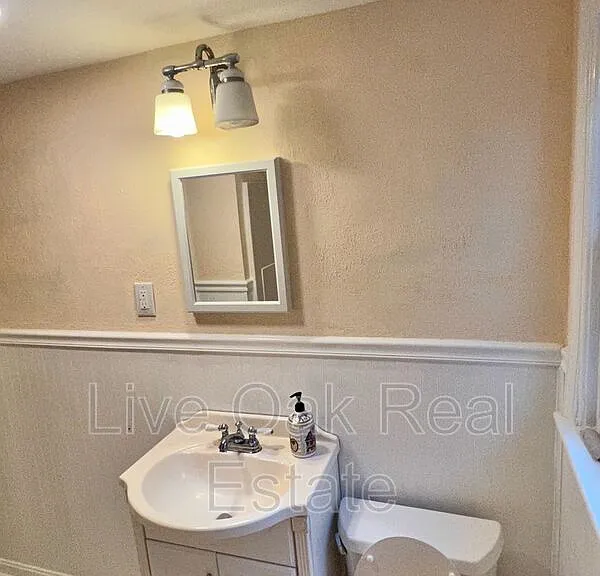 4615 Colonial Ave #B — Photo 9