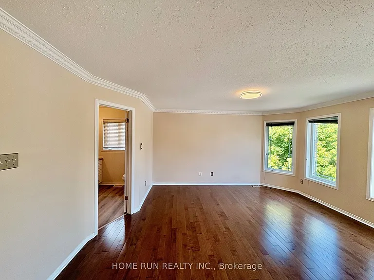 52 Collington St — Photo 23