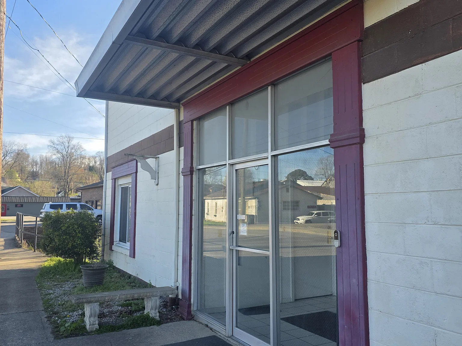 Kentucky Ave — Photo 1