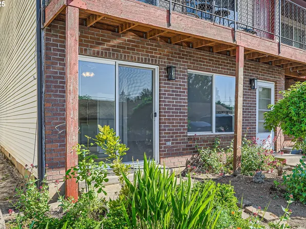 8210 NE 13th Ave #1, Vancouver, WA 98665