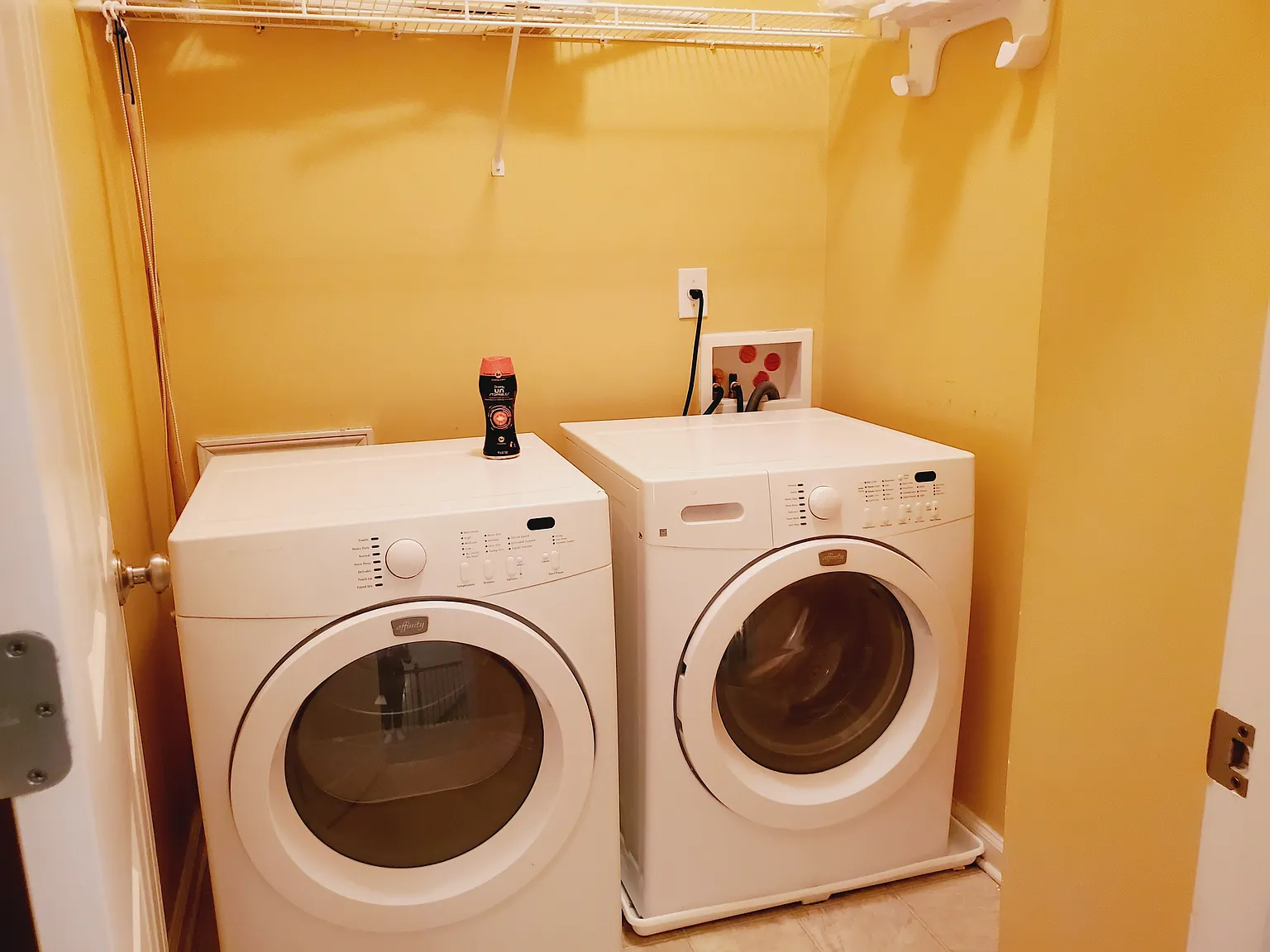 Amazing townhouse in gated community! — Photo 1