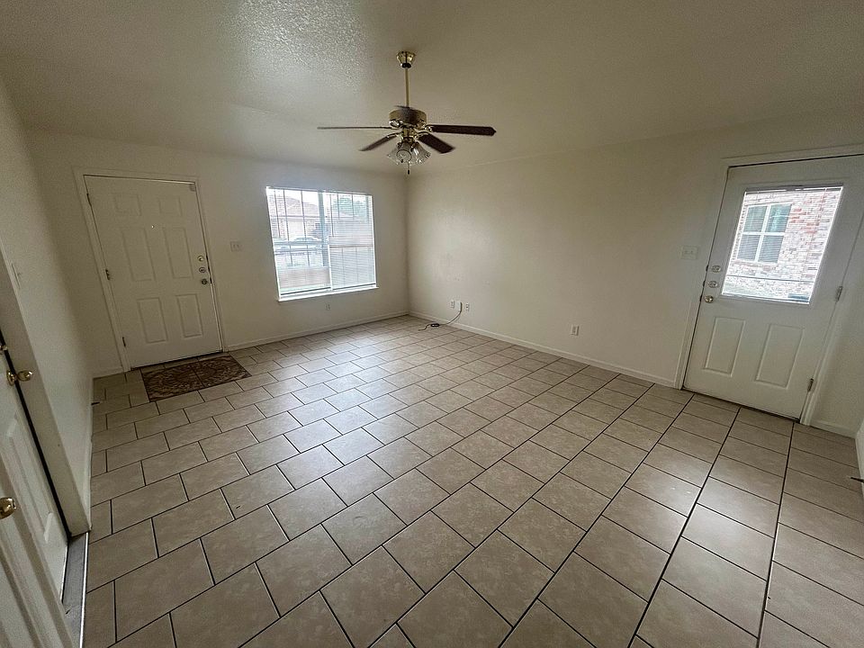 2nd image of 107 Castellon Ct #107A