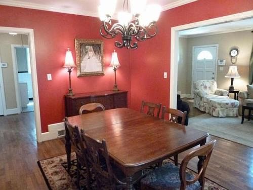 Gorgeous dining Room!