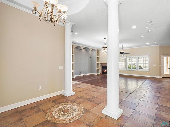 4th image of 1530 La Vina Cir