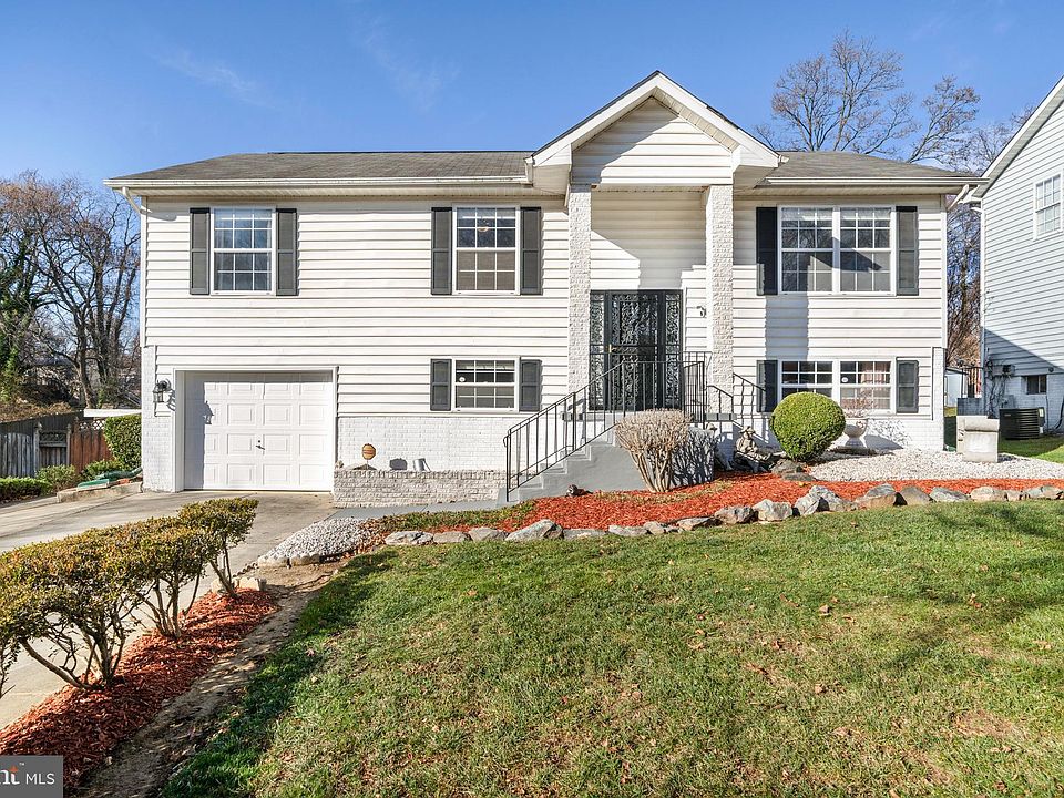 1st image of 3204 La Dova Way