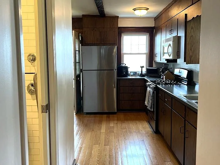 5 Glenmont Rd — Photo 3