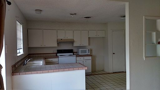 5th image of 2811 Ventura Ave