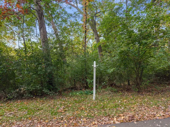 3N058 Campton Wood Dr, Elburn, IL 60119