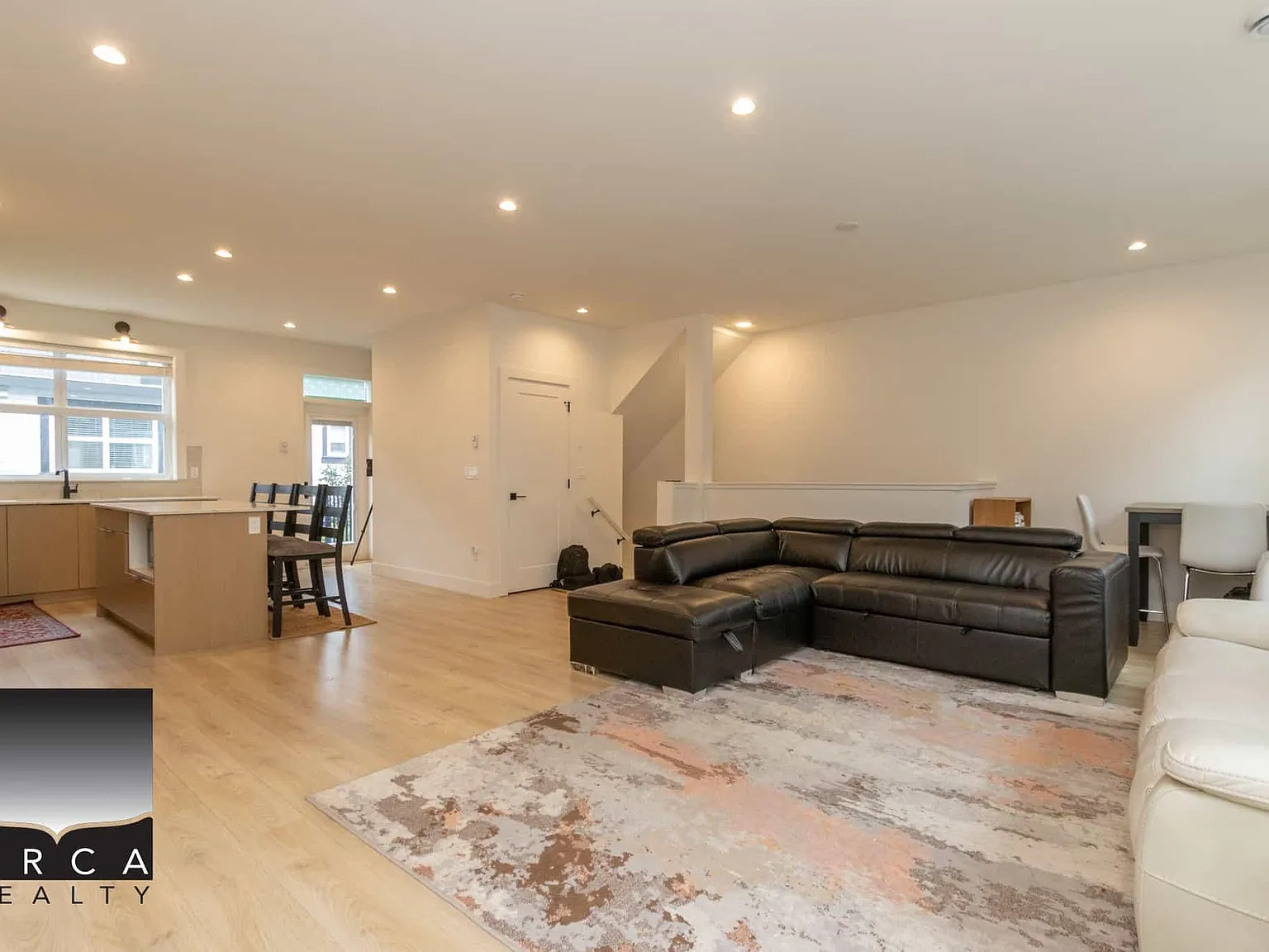 3 bed, 1905 sqft, $3,400 — Photo 4