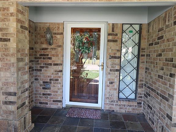 2nd image of 2606 Meadowridge Dr